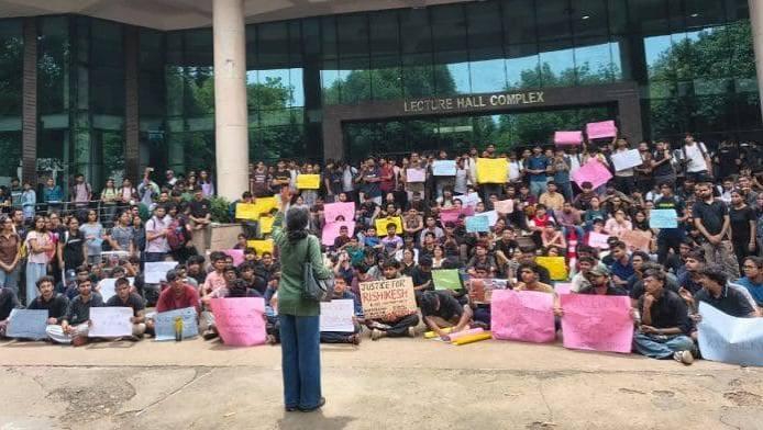 IIT Delhi Students Protest After MSc Student’s Death, Demand Accountability and Independent Inquiry